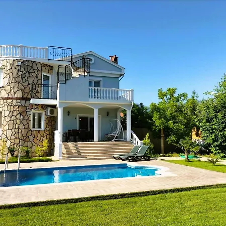 Koycegiz'de Bagimsiz Havuzlu Luks Villa: Bulbul Koycegiz (Mugla)